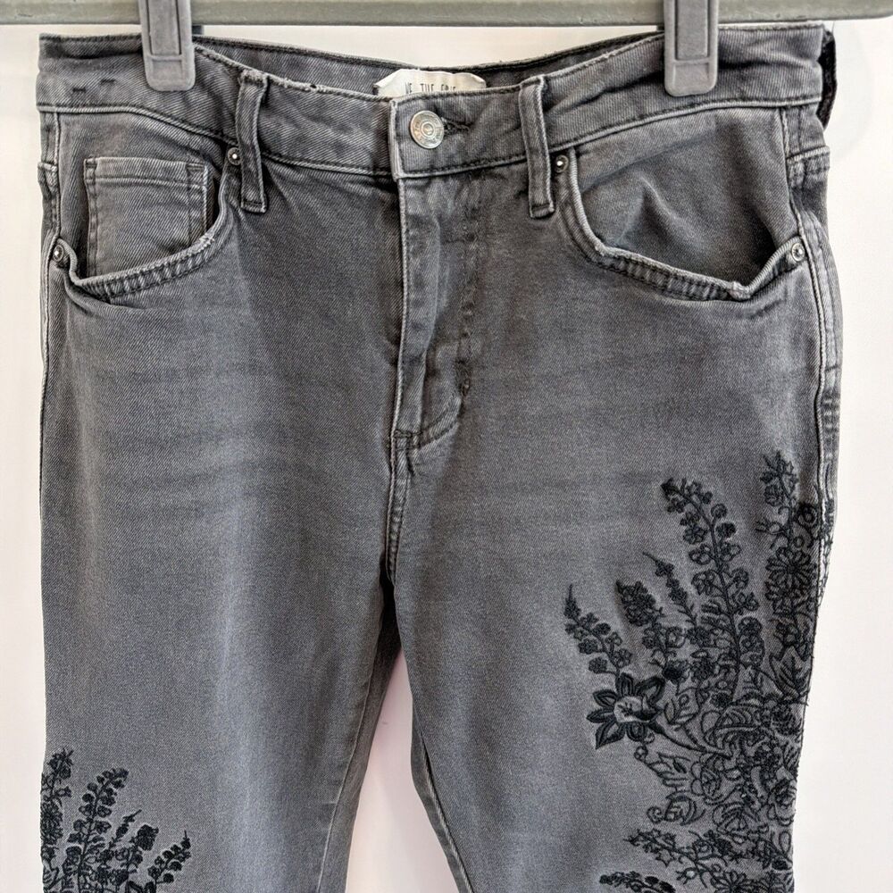 Free People We The Free Sz 27 Jeans Grey Black Embroidered Floral Denim Raw Hem - Picture 7 of 16